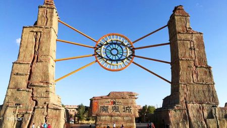 五彩滩 喀纳斯湖 观鱼台  禾木村 魔鬼城 拼车5日